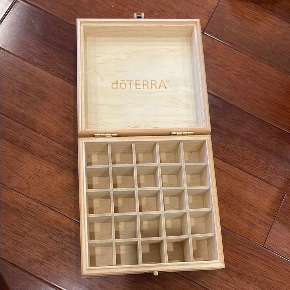 doTERRA Brown Essential Oil Storage Box with Grid Compartments